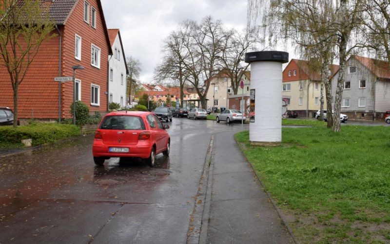 Hermann-Hanker-Str/nh. Kiesseestr. 8