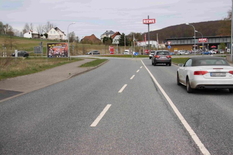 Bahnhofstr/Zufahrt Rewe -Franz-Weinrich-Str/Einf Kreisel