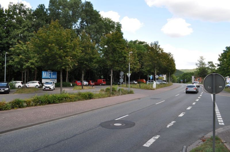 Vor der Bahn/geg. Einfahrt Busbahnhof