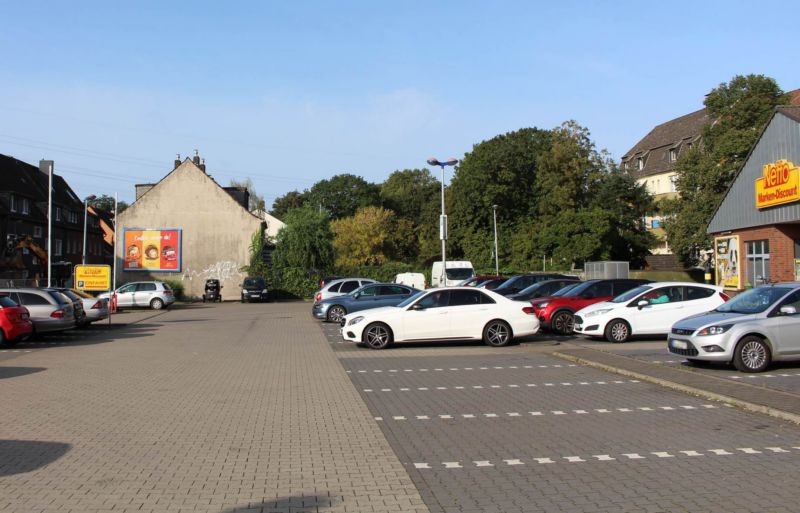 Herzogstr. 4 /Netto/Einfahrt (quer zur Str)