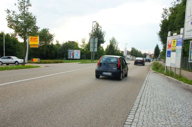 Augsburger Str. 82/neb. Netto/Einfahrt (quer zur Str)