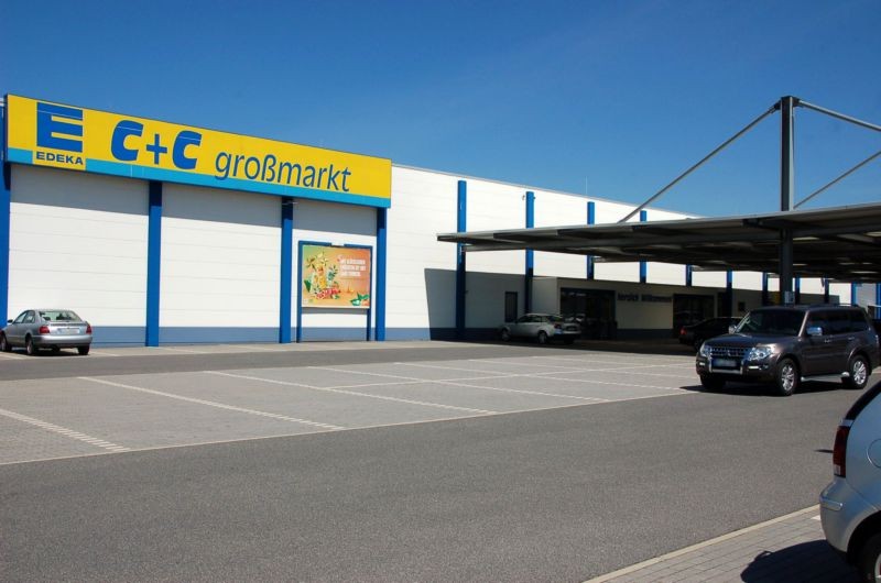 Oudenaarder Str. 7 /Edeka C+C/lks vom Eingang (Wand)