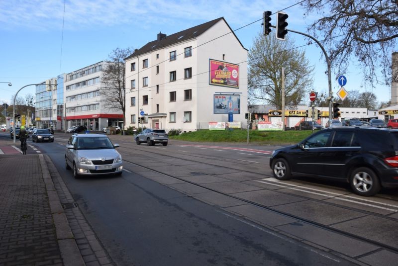 Halberstädter Str. 28/Magdeburger Ring/B 71 (City-Star)