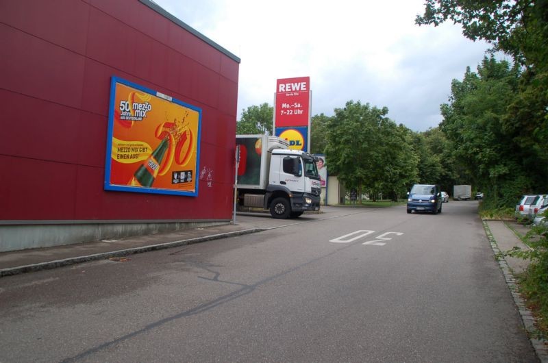 Haslacher Weg 24 /Rewe/lks von Einfahrt (Wand)