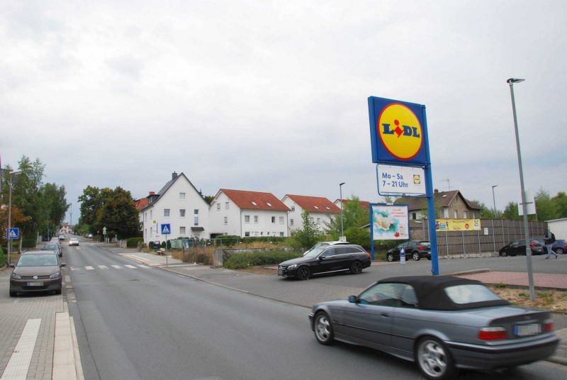 Bahnhofstr. 6 /Lidl/Einfahrt (quer zur Str)