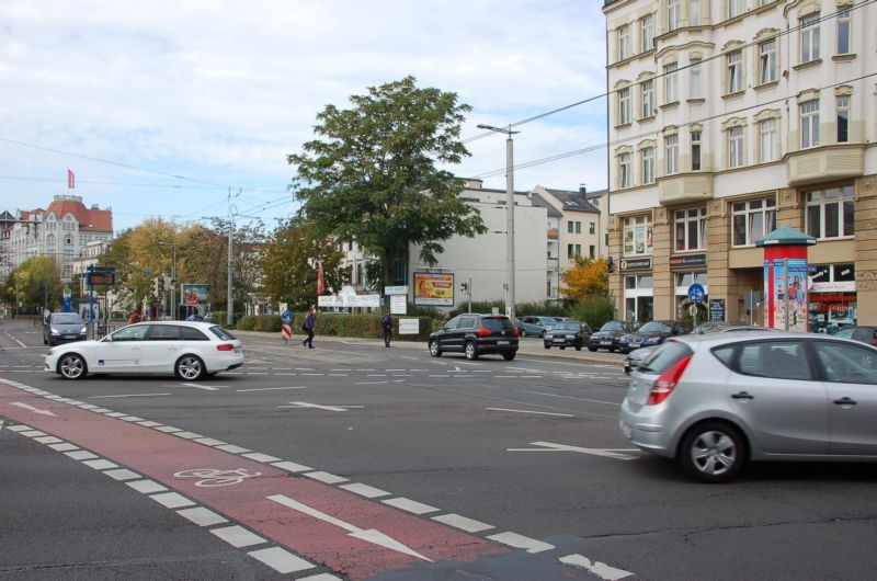 Dresdner Str. 21/Sicht Kreuzung (quer am Giebel)