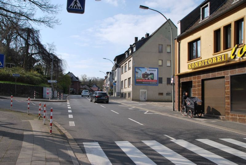 Geilenkirchener Str. 31 (quer am Giebel)