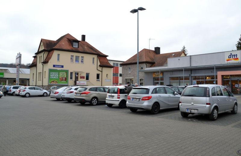 Marktbreiter Str. 54 /Rewe/lks von dm-Markt