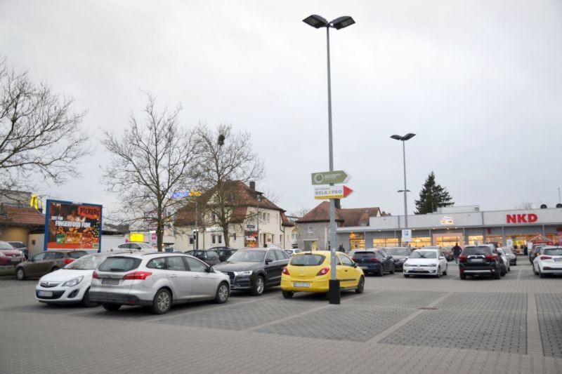 Marktbreiter Str. 54 /Rewe/geg. Eingang (rts)