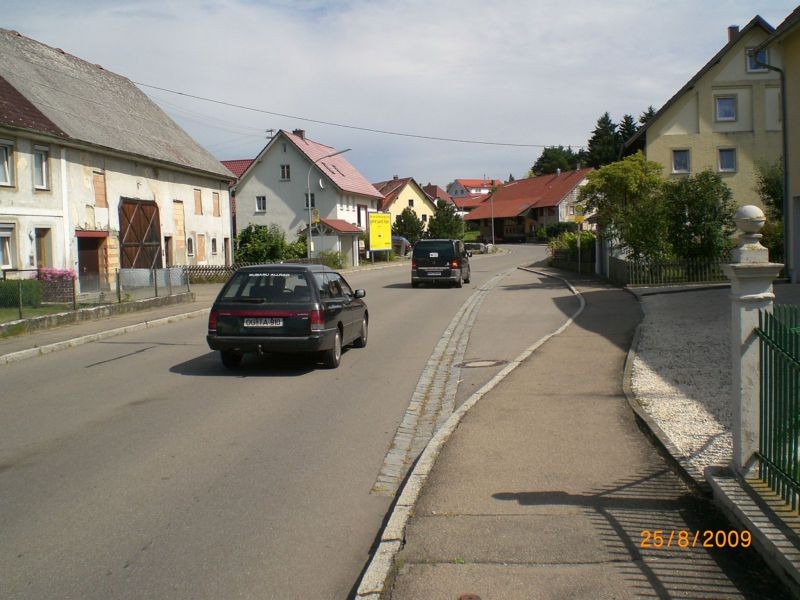 Hoßkircher Str. 11 (bei Bus-Hts)