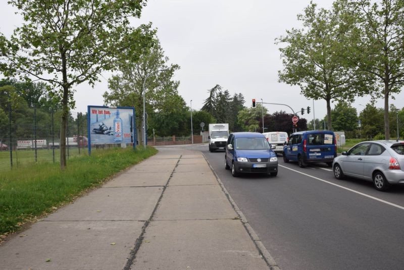 Stadionstr/Magdeburger Str/Zuf E-Center/quer/linke GF