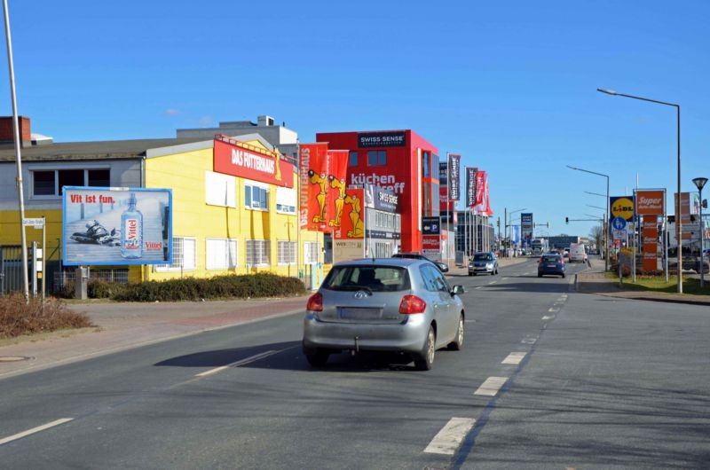 Carl-Zeiss-Str. 18/Zufahrt Lidl (quer)