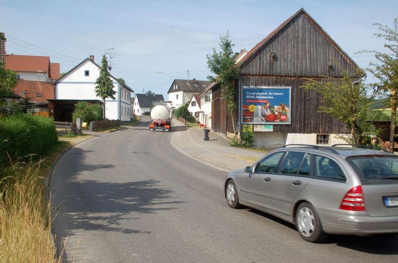 Staudenstr. 6 (quer am Giebel)