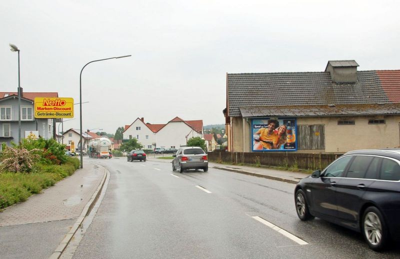 Rottenburger Str. 15a/geg. Netto/Einfahrt (quer)