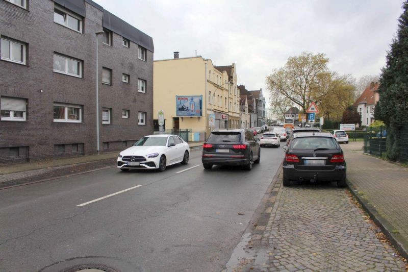 Cranger Str. 137 (quer am Giebel)