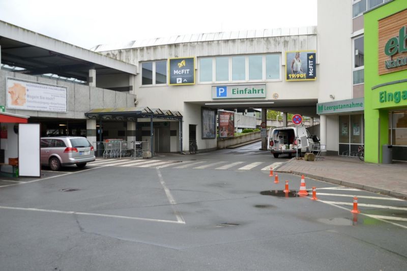 Laufamholzstr. 40-42 /Marktkauf/Zufahrt Parkdeck