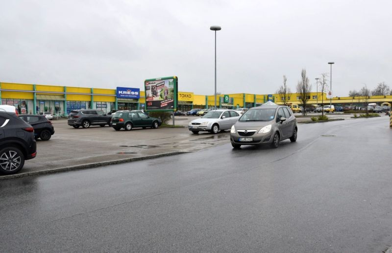 Niederkainaer Str. 14 /Marktkauf/geg. Getränkemkt/Sicht Eing