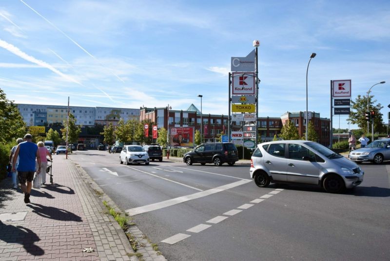 Georg-Dreke-Ring 60 /Kaufland/Einfahrt (quer zur Str)