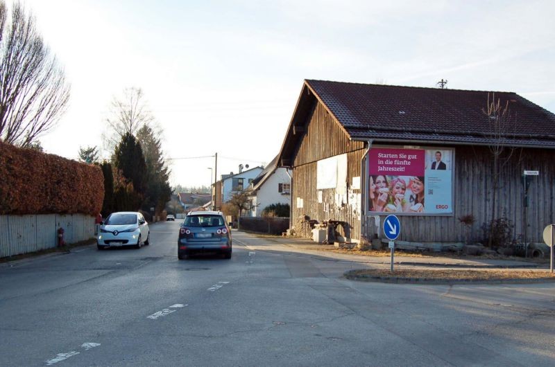 Bronnener Str. 13/Ecke Schulstr (quer am Giebel)