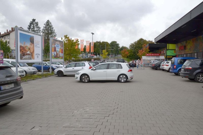 Römerstr. 120 /Rewe/geg. Eingang/Sicht Markt