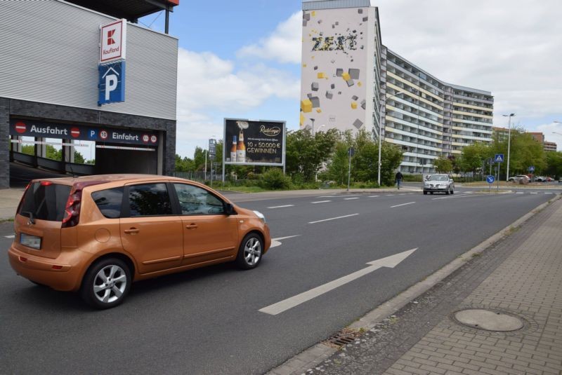 Juri-Gagarin-Ring 40 /Kaufland/neb. Einfahrt PH (rts)