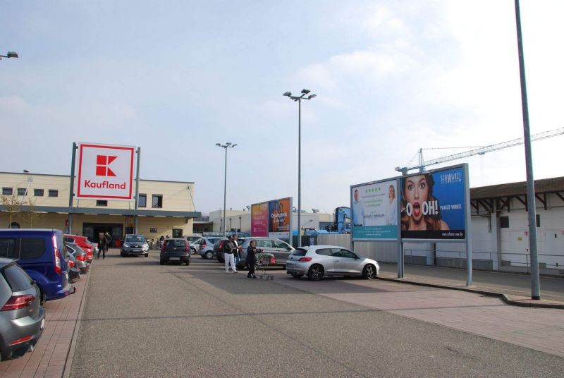 Waldspitzweg 1 /Kaufland/neb. Eingang (rts)