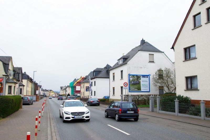 Frankfurter Str. 65/B 8 (quer am Giebel)