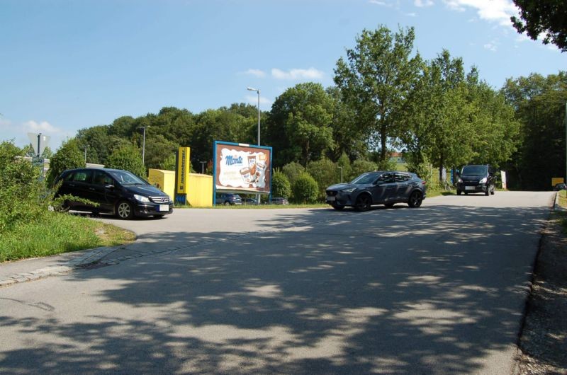 Knorrstr. 9 /Edeka/Einfahrt (Sicht Str)