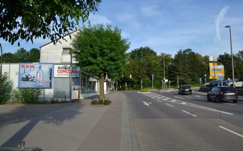 Haller Str. 8/bei Matratzen Concord/Zufahrt Netto (quer)