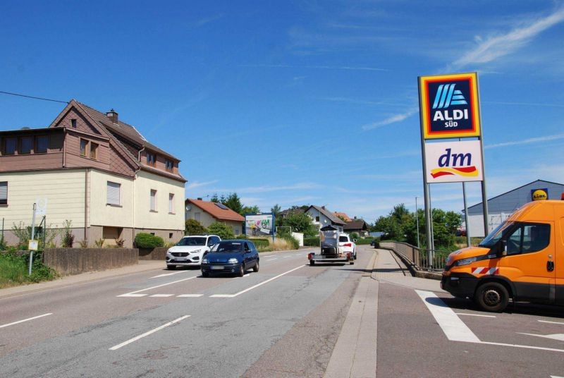 Quierschieder Str. 14/Zufahrt Lidl (WE lks)