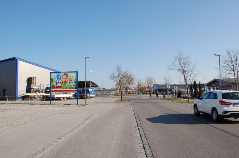 Afrastr. 15/Zufahrt Aldi -Holzgartenstr (WE lks)