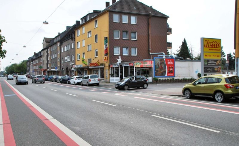 Teutoburger Str. 240 /Netto/Einfahrt (quer zur Str)