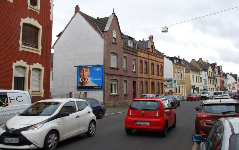 Dierdorfer Str. 142 (quer am Giebel)