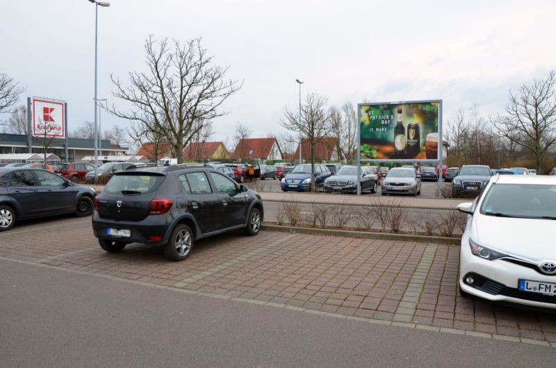 Kiewer Str. 30 /Kaufland/Einfahrt rts/Sicht Schuh-Center