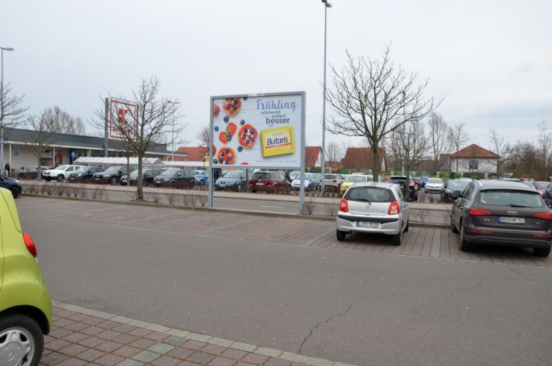 Kiewer Str. 30 /Kaufland/lks vom Eingang -Sicht Weimarer Str