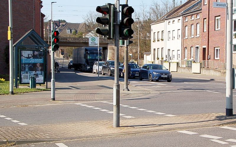 Schütz-von-Rode-Str/Ecke Wiesenstr/WH (aussen)