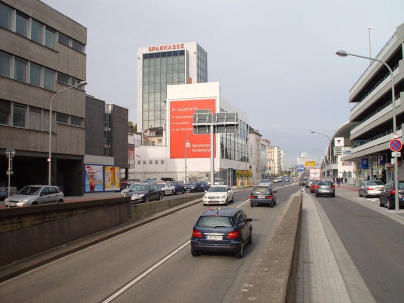 Zollhofstr. 13/nh. EKZ Rheingalerie (GF lks)