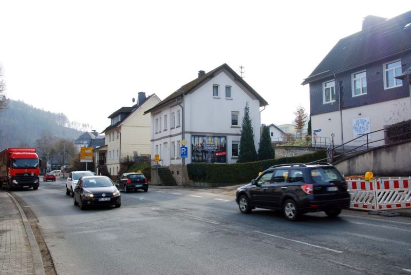 Hagener Str. 33 (quer zur B 236)