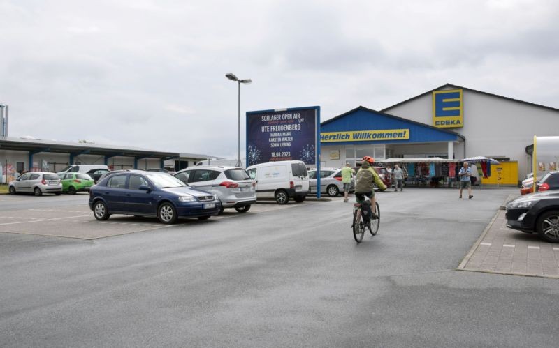 Am Gewerbepark 2 /Edeka/geg. Eingang (Sicht Einfahrt)