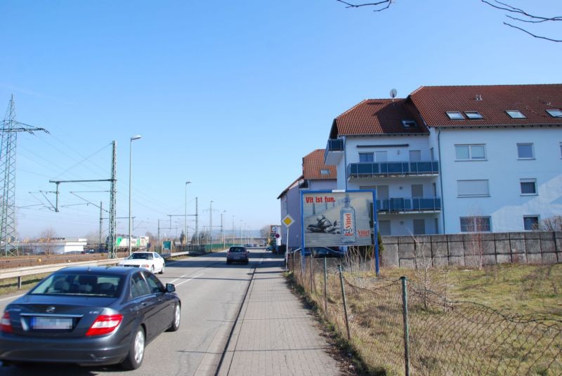 Bahnstr/nh. Lindenstr/Sto. 1/Zufahrt Aldi (WE rts)