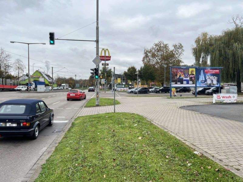 Aldinger Str. 74/Zufahrt Kaufland (Sicht Tankstelle)