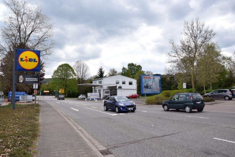 Bahnhofstr. 39/geg. Lidl/Einfahrt (WE rts)