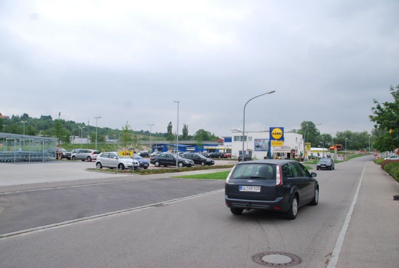 Max-Hilsenbeck-Str. 2/Sicht Einfahrt Lidl/geg. Aldi