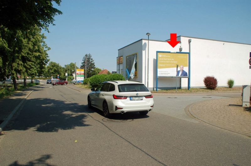 Im Stühlinger 56 /Netto/Sicht Im Clausenfeld (quer zur Str)