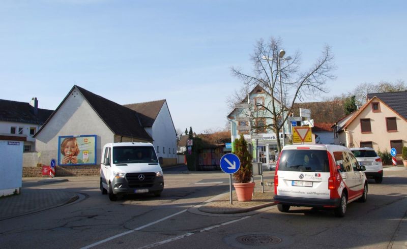 Haßlocher Str. 1/geg. Bahnhofstr