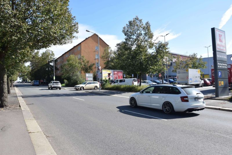 Zwickauer Str. 128 /Kaufland/geg. Eingang (quer zur B 173)