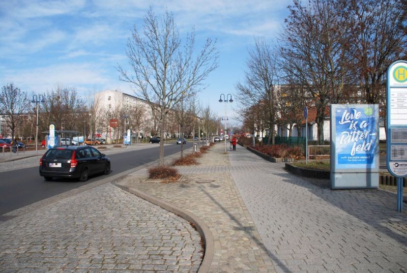 Dessauer Allee/geg. Eingang Nordpassage/Sto. 1 (WE rts)