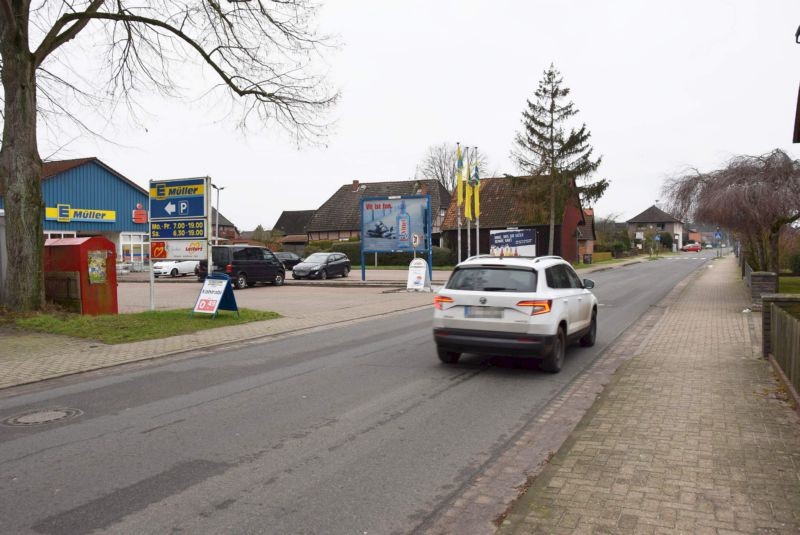 Hauptstr. 30 /Edeka/Einfahrt/freistehend (WE lks)