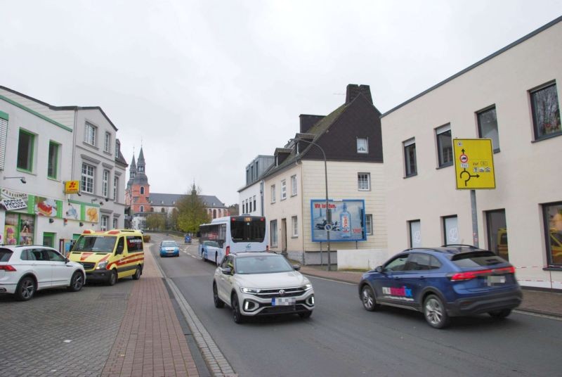 Bahnhofstr. 41/B 410/Zufahrt Lidl (quer)