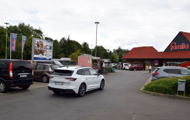 Rostocker Str. 162 /Famila/geg. Eingang (Sicht Markt)